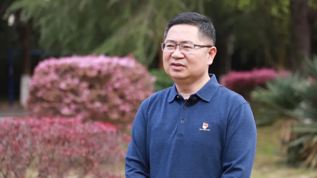 宜章县委常委 县委办主任 尹旭东:"我们还要持续抓好以好人协会为阵地