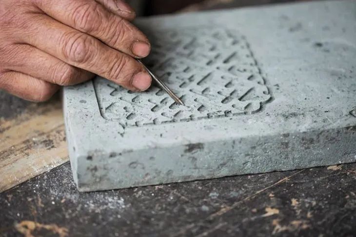 澎湃好物·非遗系列|寻梦至徽州,古宅青砖制茶壶