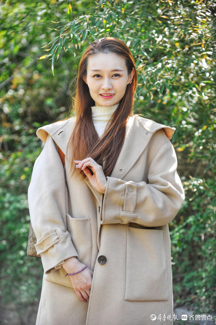 颜值身材在线!爱跳舞的淄博女孩在爸妈的陪伴下来相亲