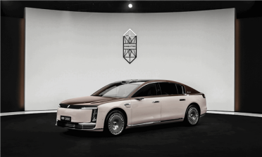 华为首款百万级豪车！尊界S800实车亮相：六款车身配色、四套轮毂