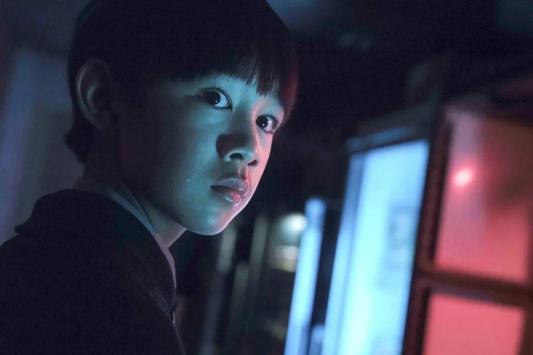 《秘密访客》roy怎么死的?汪楚祺为什么是灰色眼睛呢?