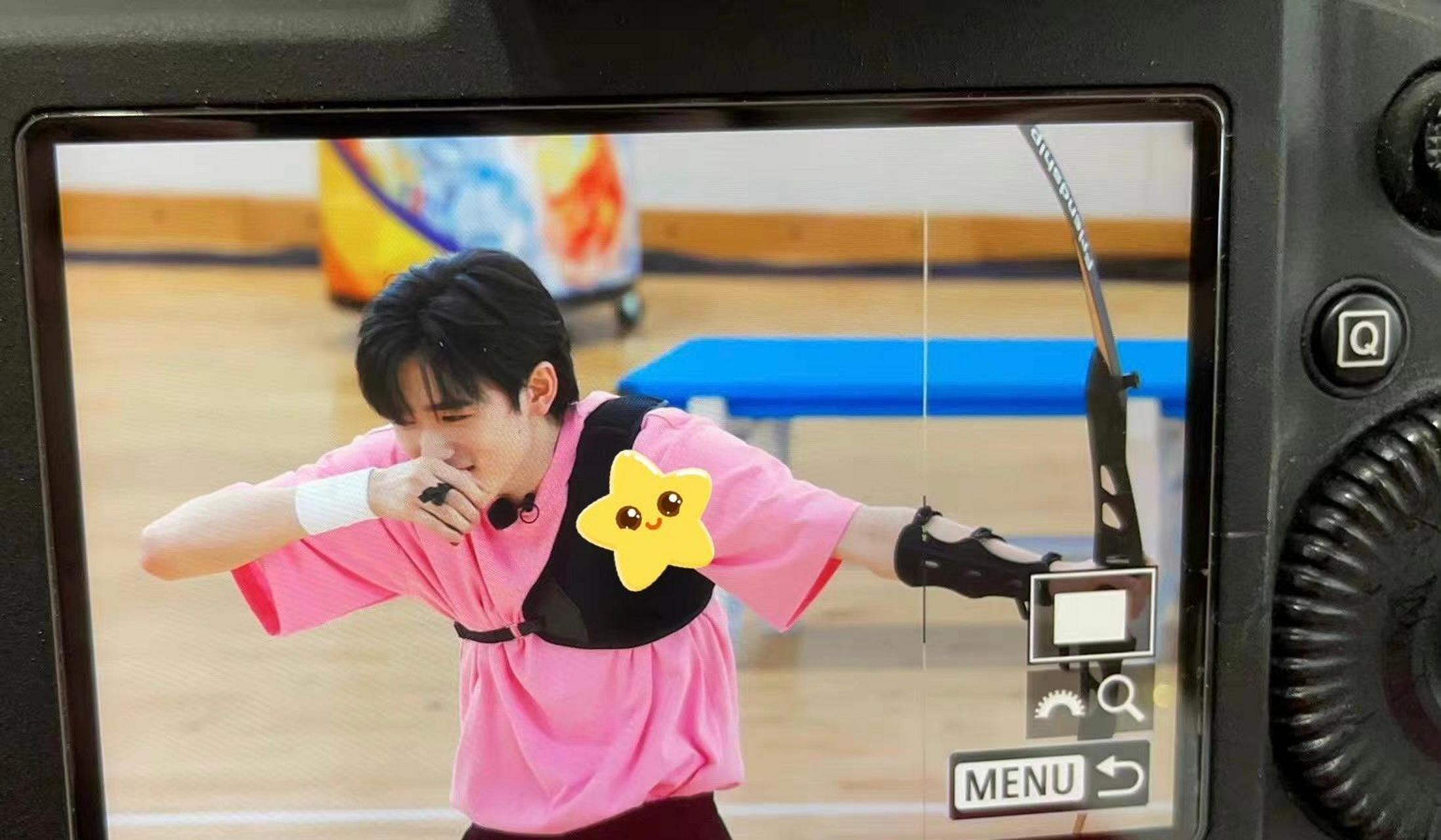 宋亚轩射箭路透,竟然把弓弦给拉断了hh