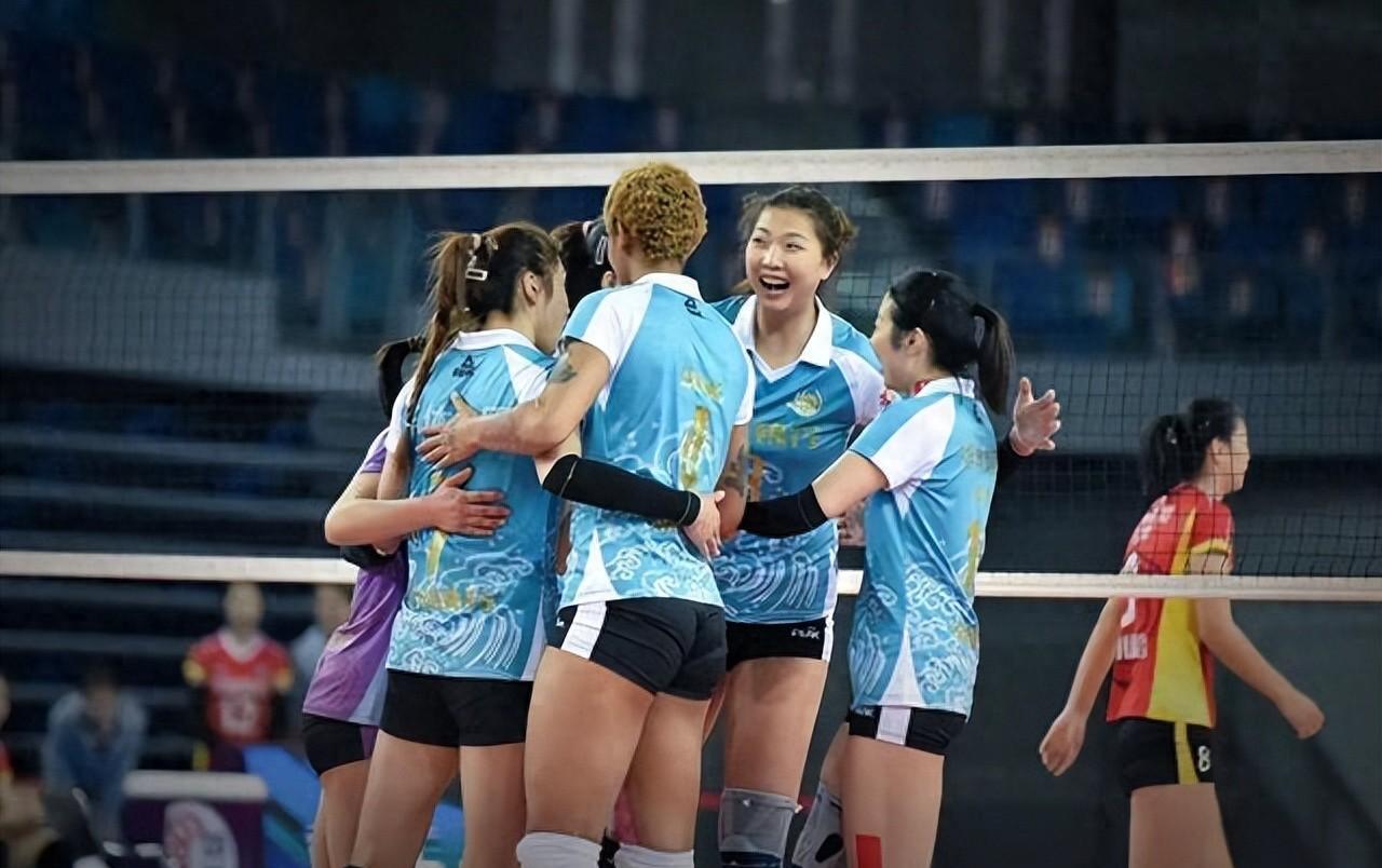 天津女排再度调整,首发阵容变动频繁,16连冠近在眼前