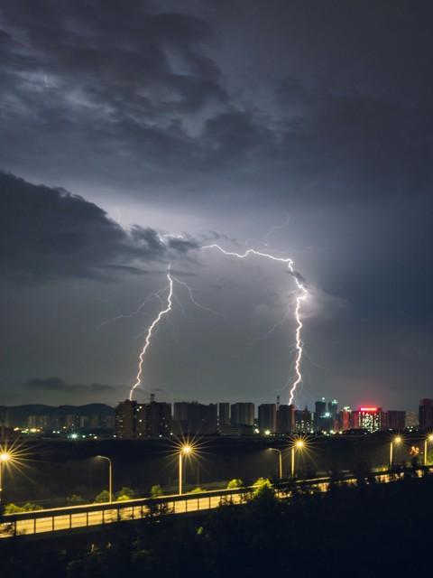 武汉雷暴大风图片