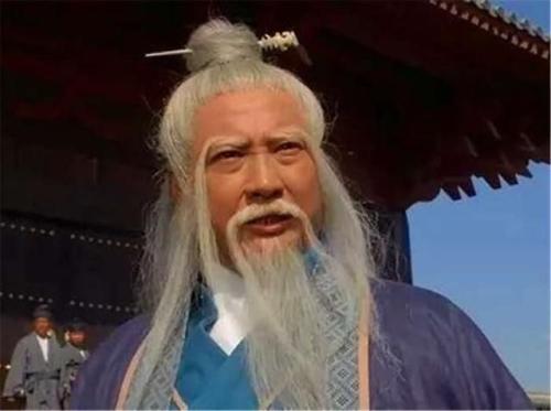 倚天中张三丰和别人动过三次手,可惜任何一次都没有太多参考价值