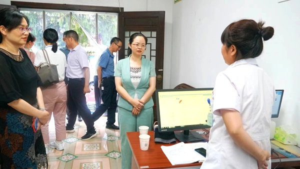 吴俞萍深入基层调研"医保快递"工作 推动调查研究走深走实