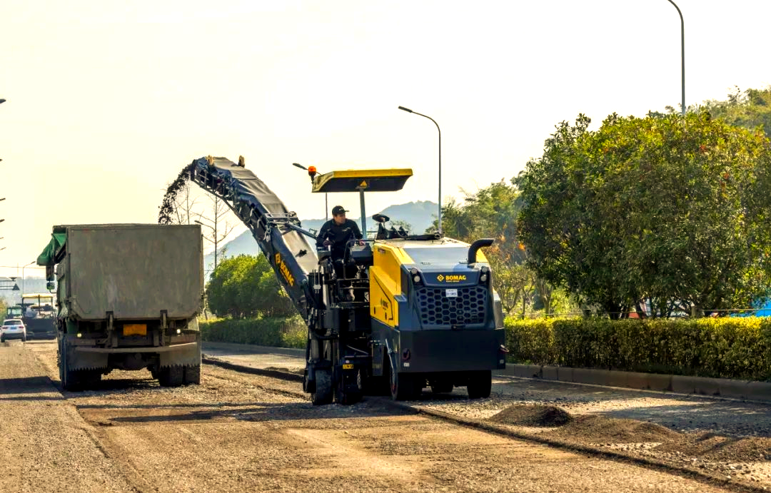 宝马格一米铣刨机:城市道路的智能专家