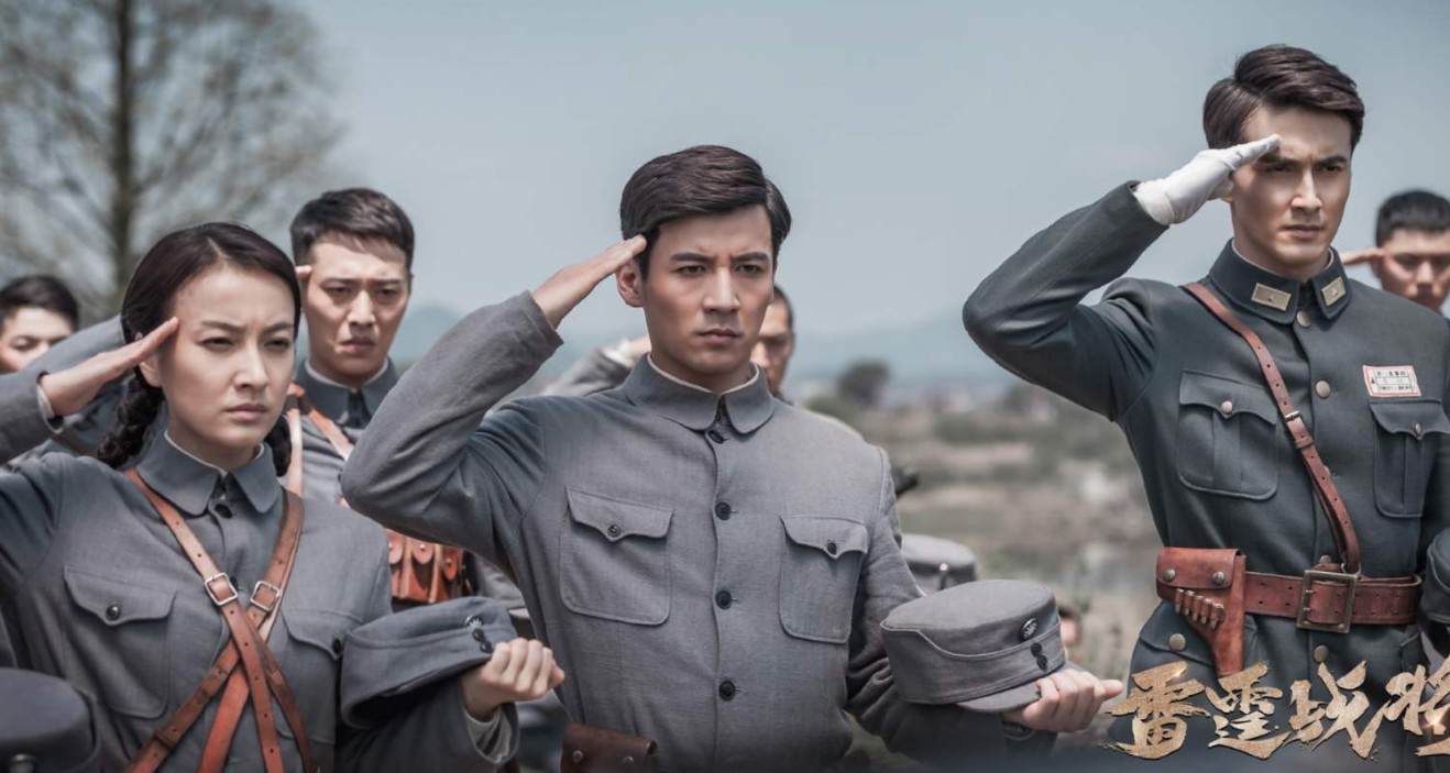 亮剑3:战场咖啡雪茄随身,紧身裙装齐上阵,"丝袜"女主不能忍