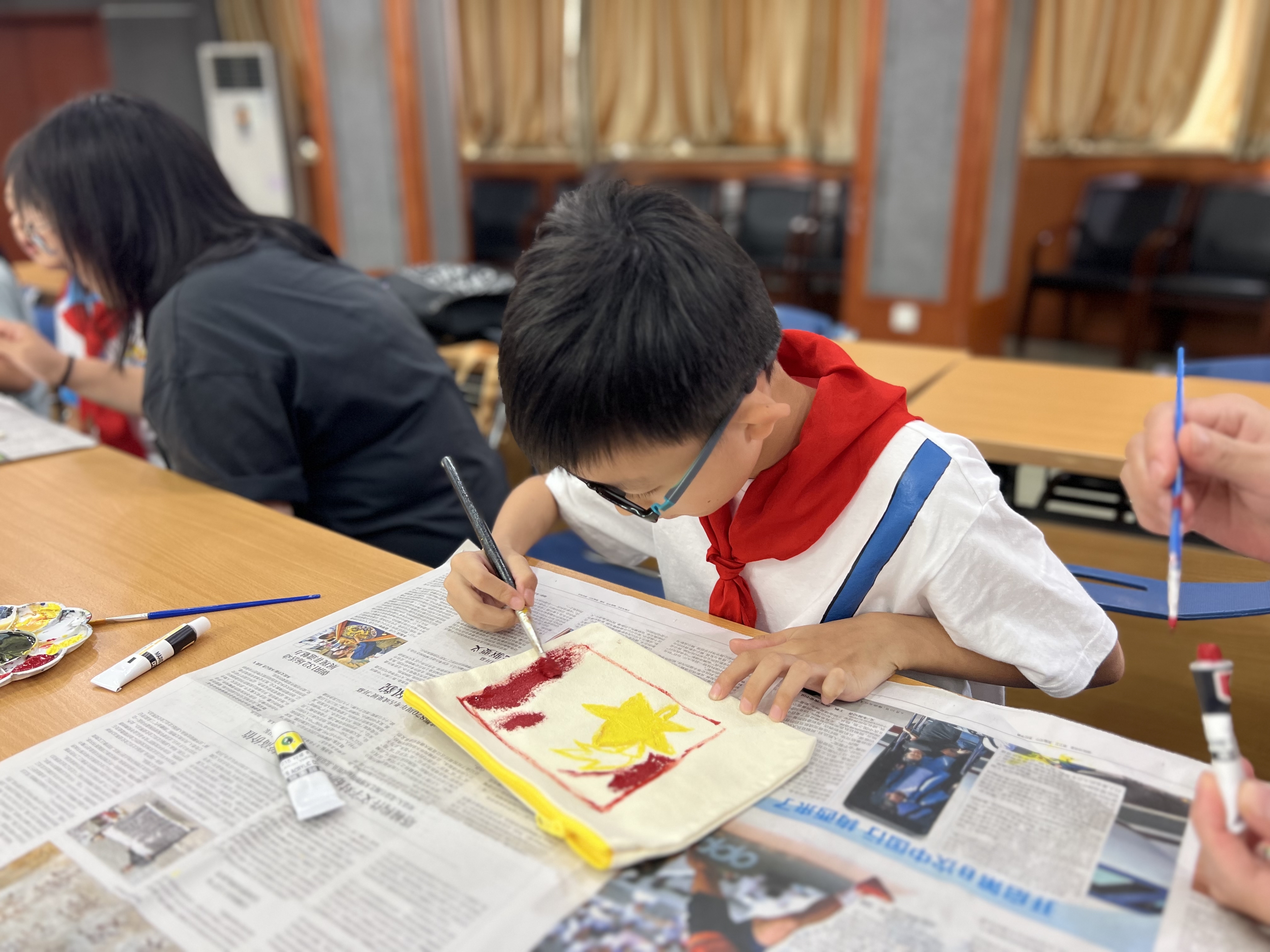 丰台科技馆开展"致敬抗洪军人 绘爱国情怀" 主题科普活动