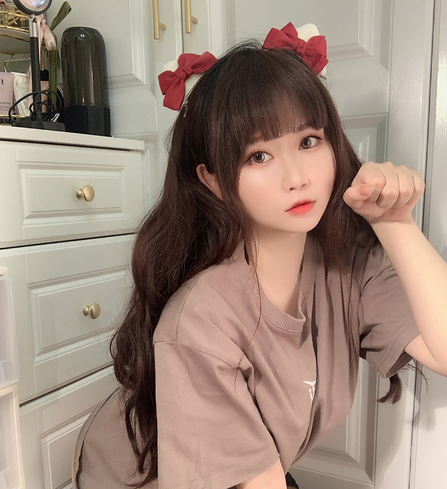 是依酱呀coser图包视频最新合集