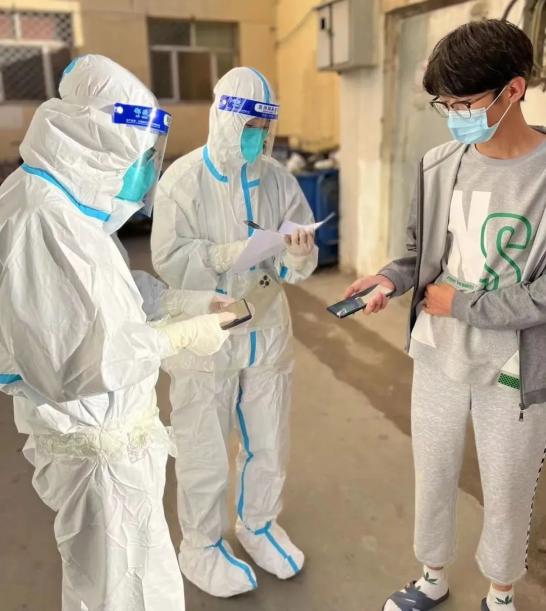 【弘扬蒙古马精神 二连法院在行动】王智伟:疫情冲锋勇担当 助力核酸