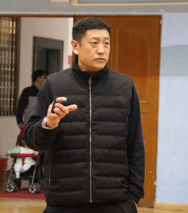 广东宏远调整主帅,王怀玉带队目标5连胜,杜锋禁赛刘维伟碰难题