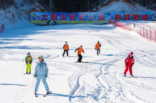 岳西大别山滑雪乐园图片