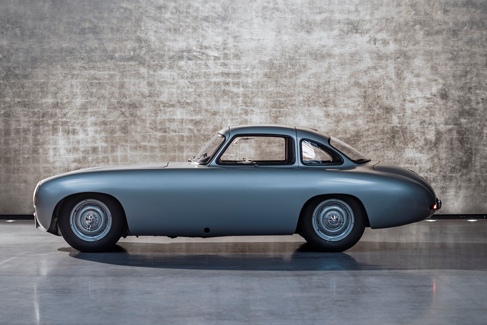 颜值与性能兼备 奔驰sl设计历史解读