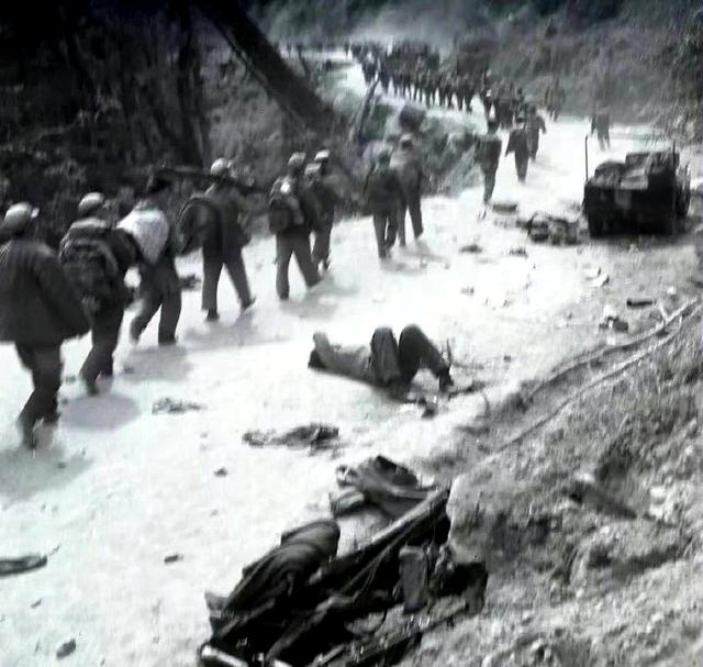 老照片展现1962年中印边境反击战西山口—邦迪拉战役场景