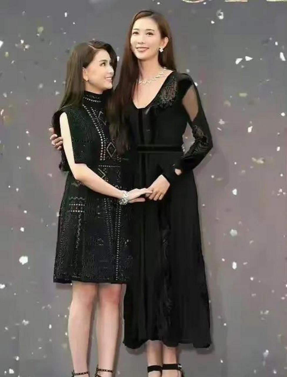林志玲和昆凌同框,竟然身高差了这么多,先不说别人,林志玲他老公站他