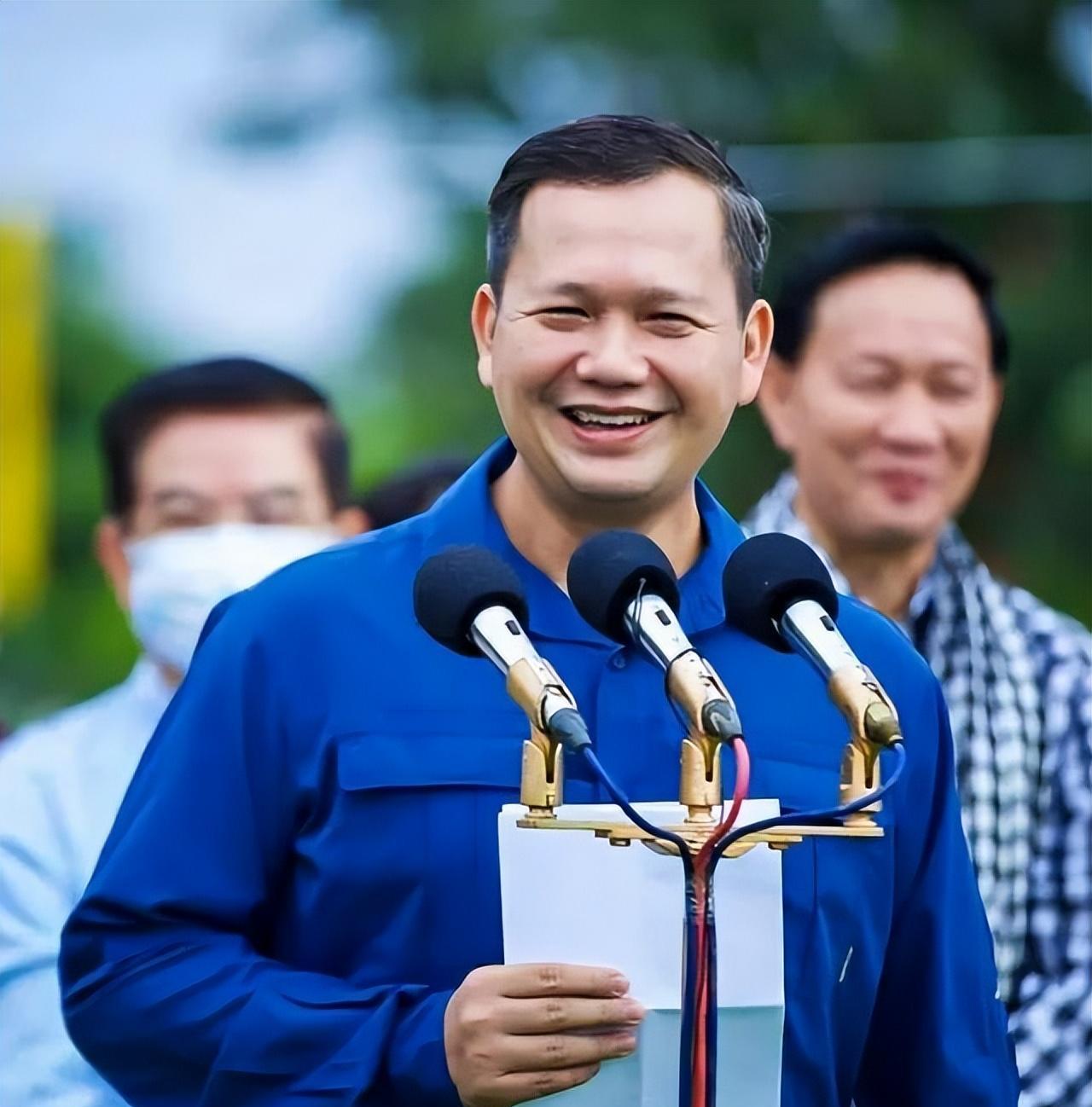 洪玛内:自从我当上柬埔寨首相,再也没人邀请我参加娱乐活动了!