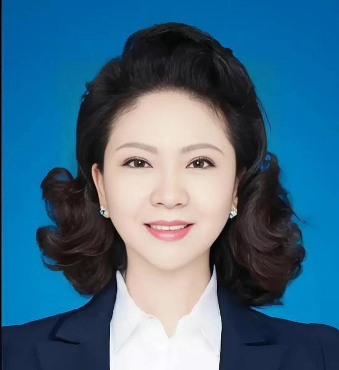 天价耳钉女局长成功上岸,不过近期大瓜中,内蒙古美女副局长至少是为女