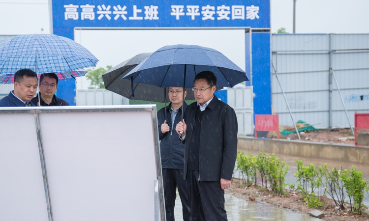 杨业峰到宣城现代服务业产业园区调研