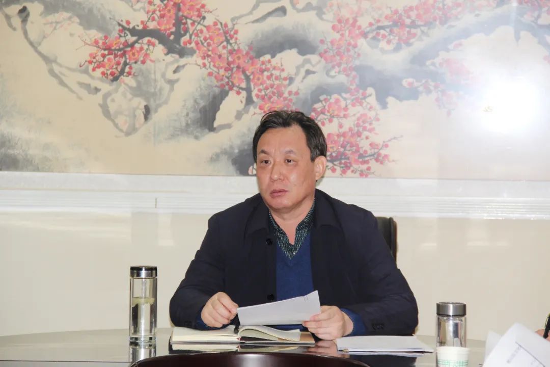 廉广锋主持召开县委常委会会议