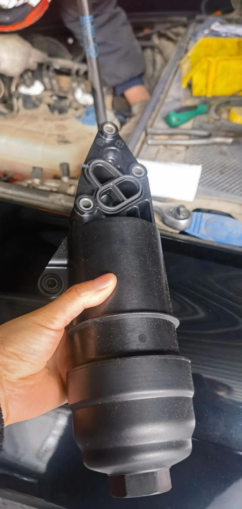 老款奥迪a6机油滤芯怎么装