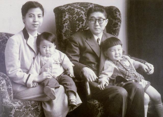 安倍晋三到底是个什么人?看看他的家世出身就明白了