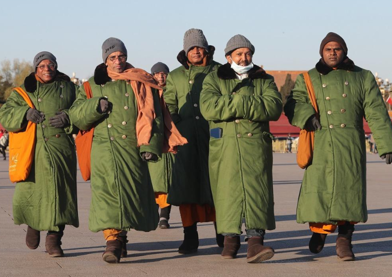 继老干妈之后,军大衣又火了,俄罗斯人:快去中国进口