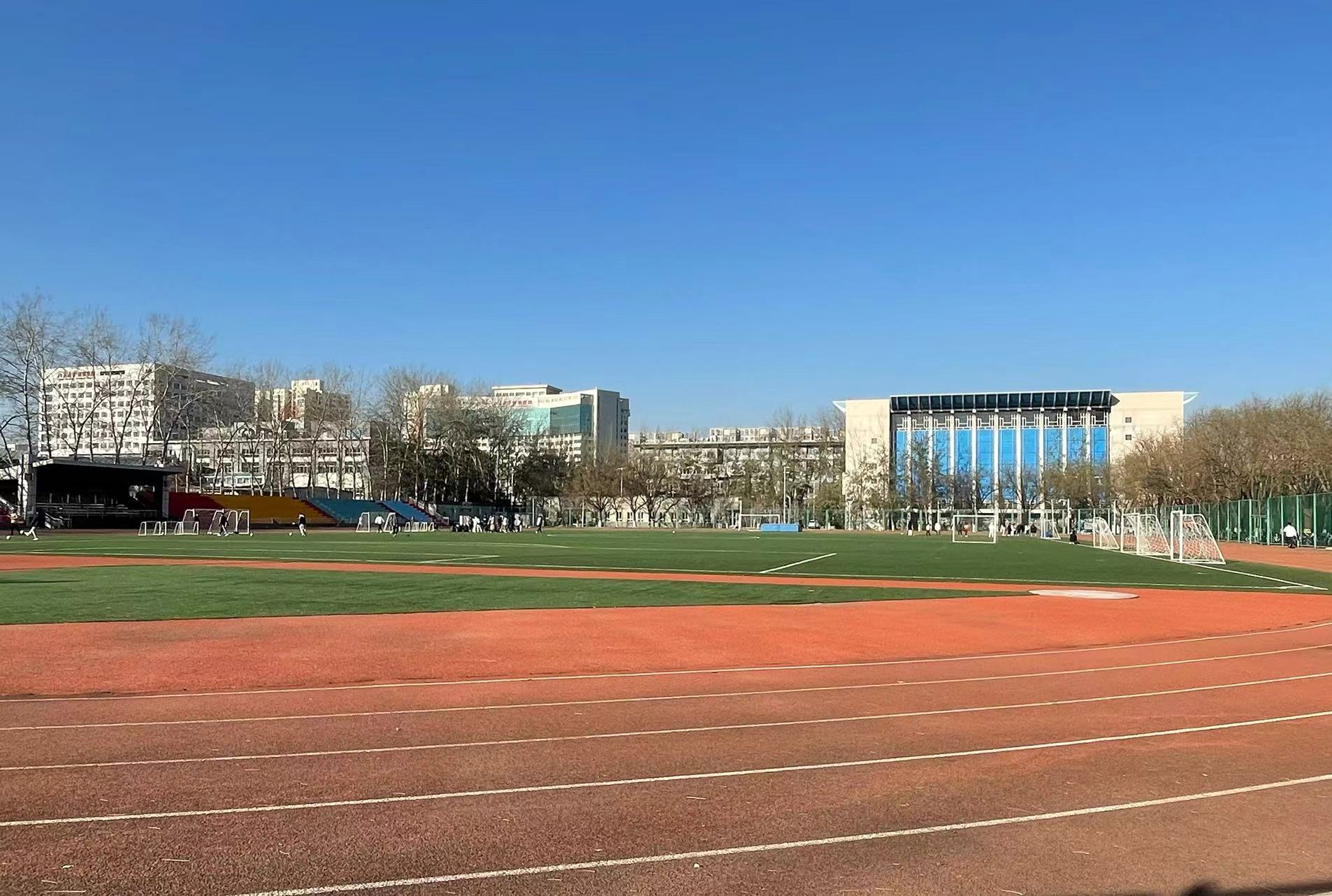 安全卫生,维护管理……校园操场"共享"需过这些关!