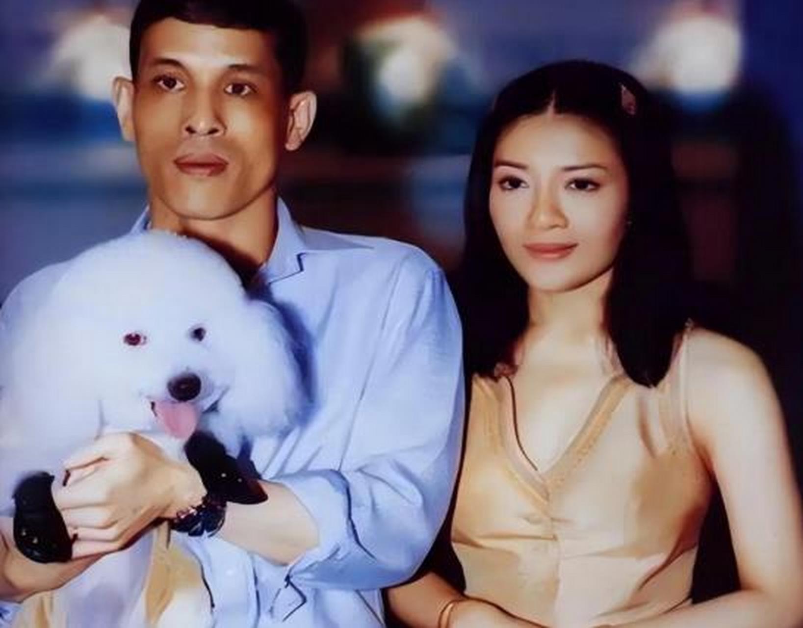 [太阳]2014年一张照片惊呆众网友,照片中泰国王妃不