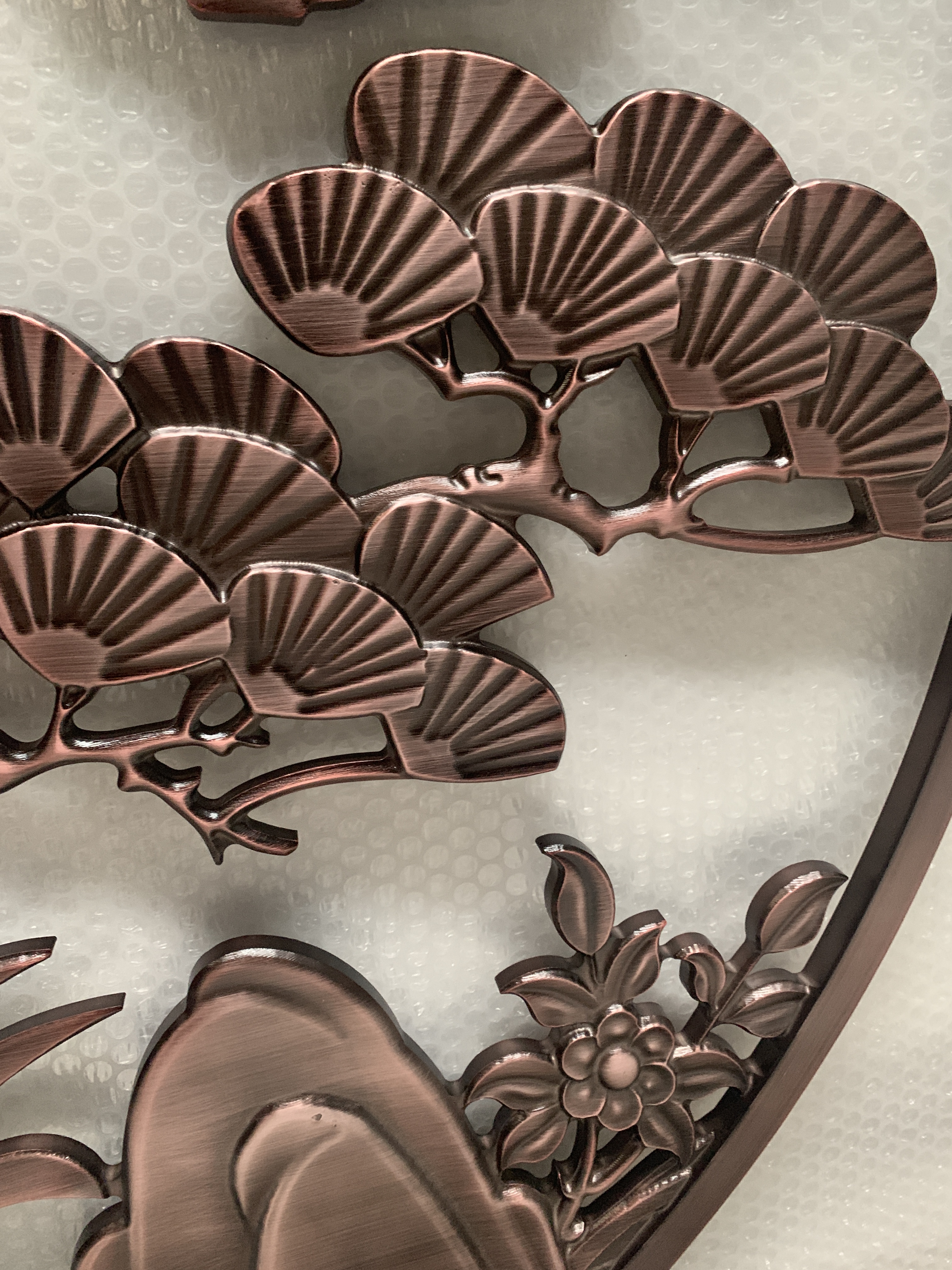 圆形铝板雕刻隔断红古铜屏风,展现简约之美的气势