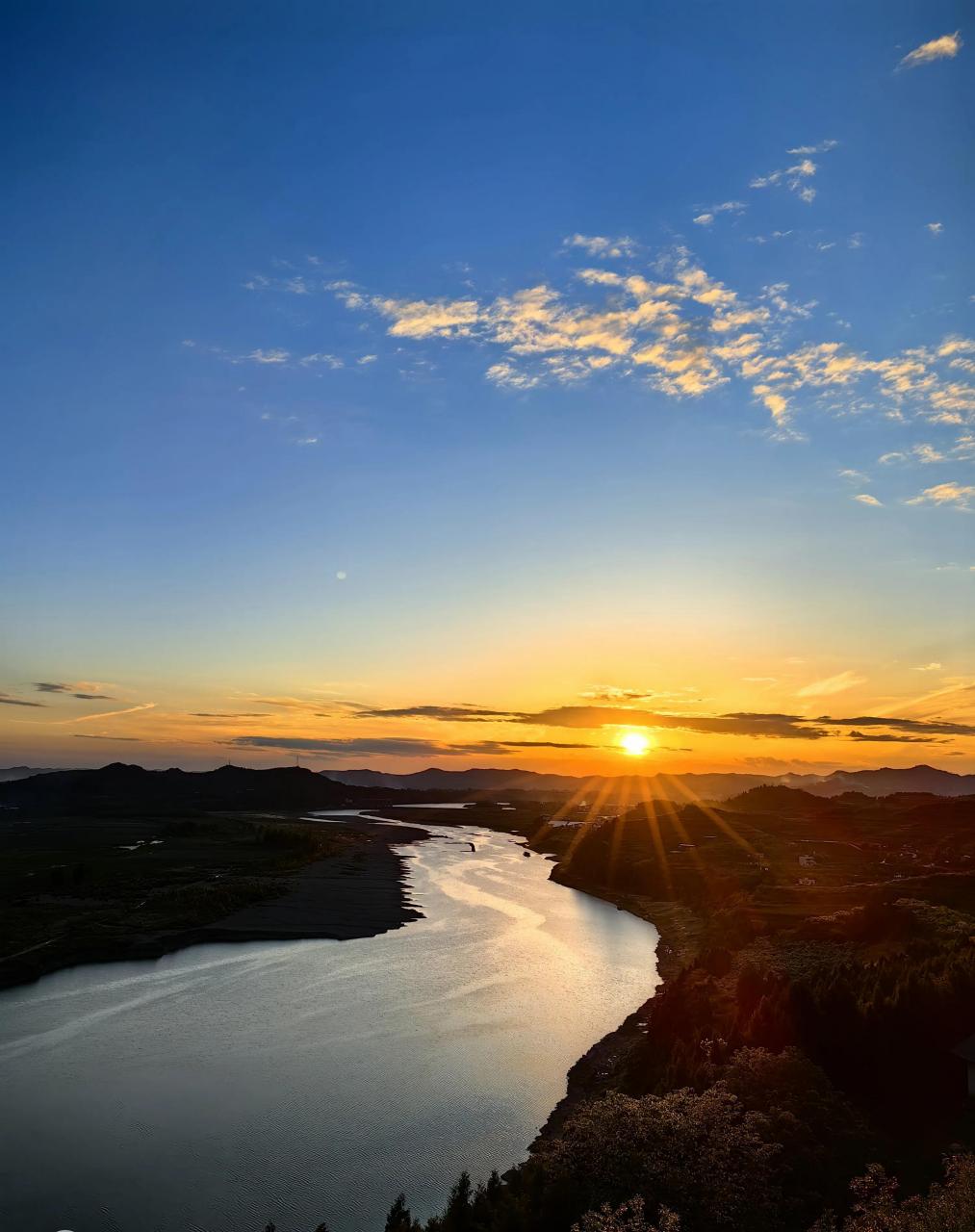 只有华为p60pro能拍出来这样的作品, 其他手机可以拍出这样的效果吗?