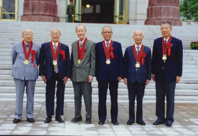 王希季,100岁生日快乐!