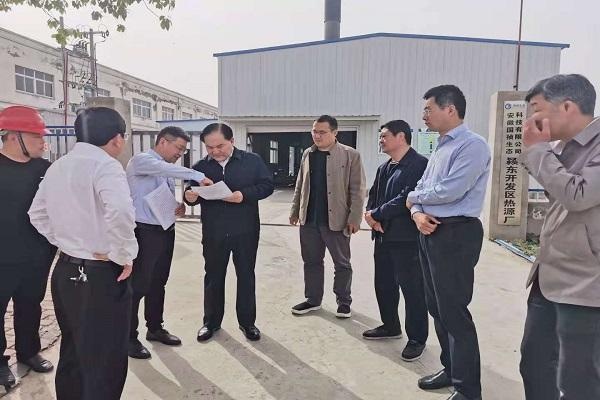 市委常委,市政法委书记张家忠实地督导调研颍东区生态环境工作