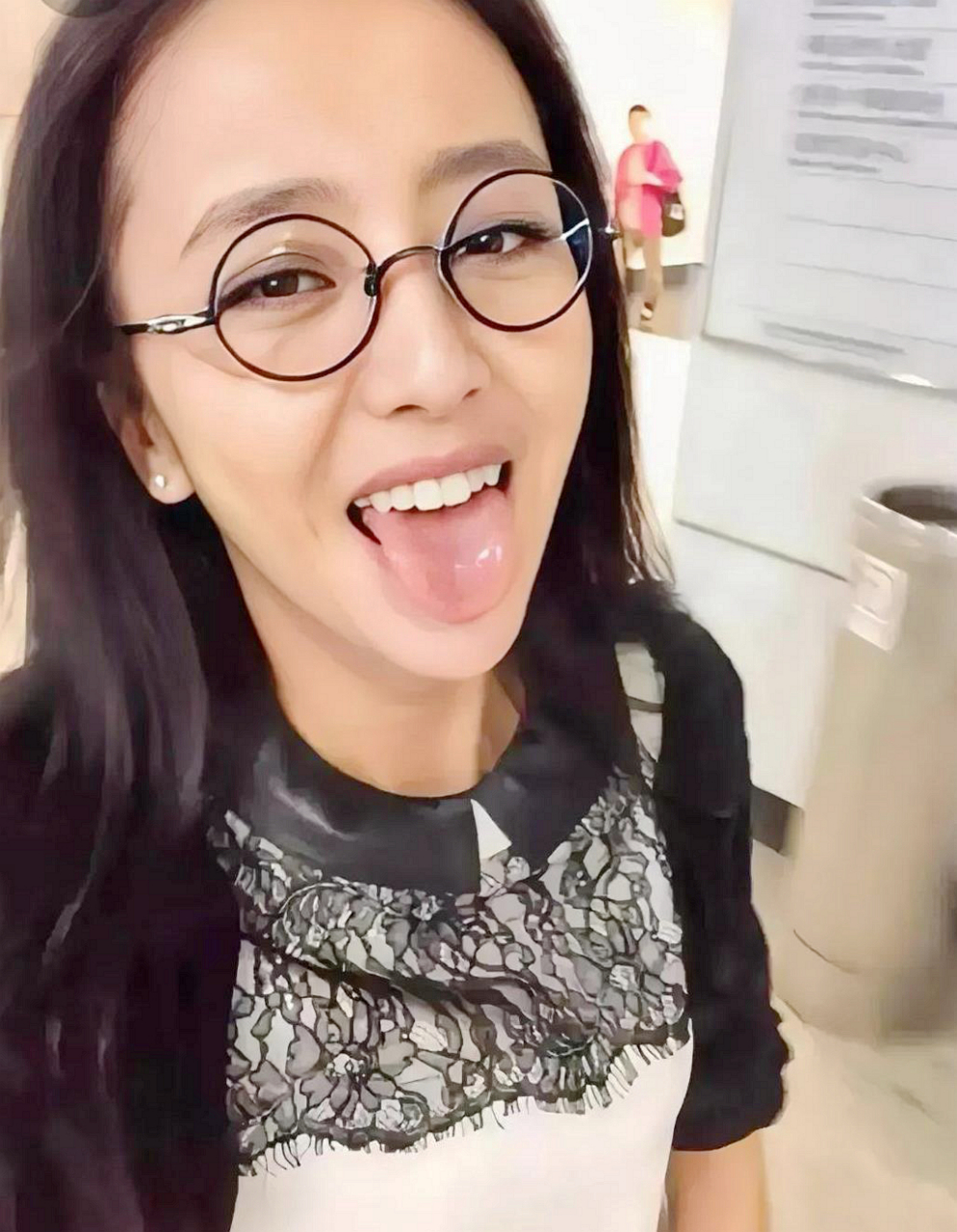 爱吐舌头的女明星合集.