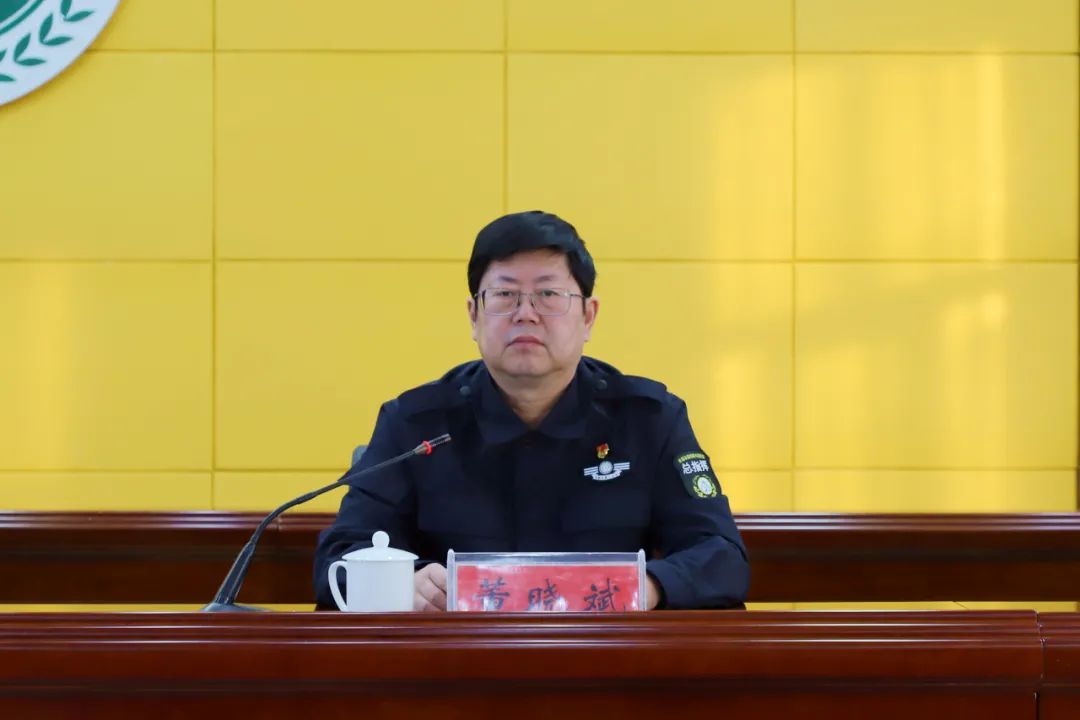 董晓斌代表库都尔森工公司党委,森工公司作表态发言.