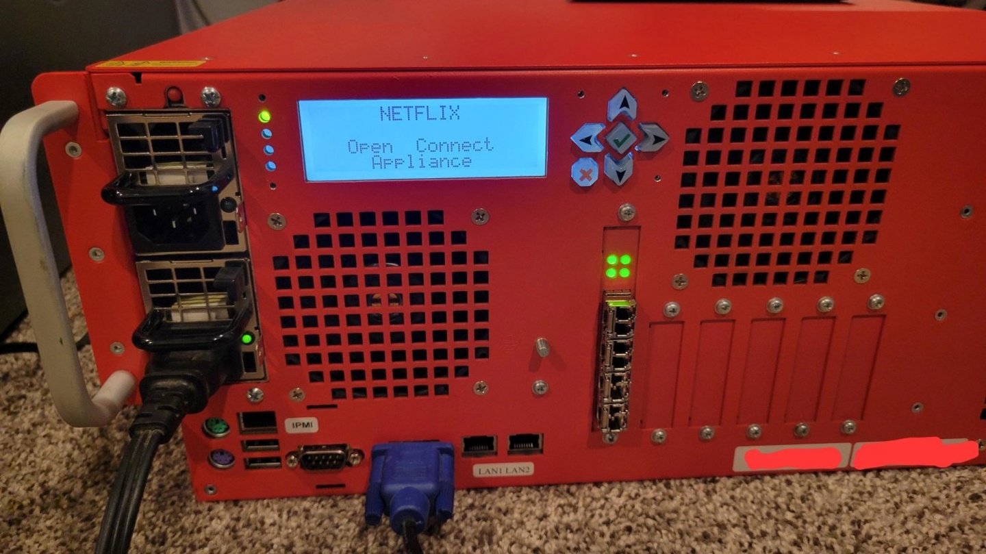 网友免费获得一台退役的netflix缓存服务器,总容量高达291tb