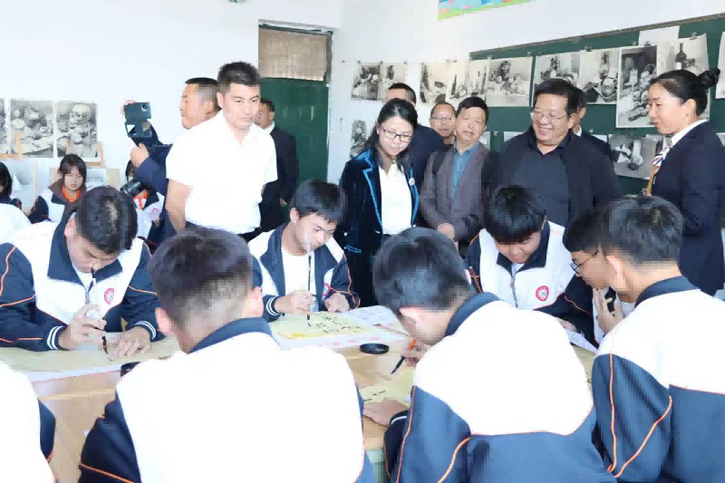 迎评促教展风采,校兴我荣书篇章—姚安一中晋升一级三等高完中办学