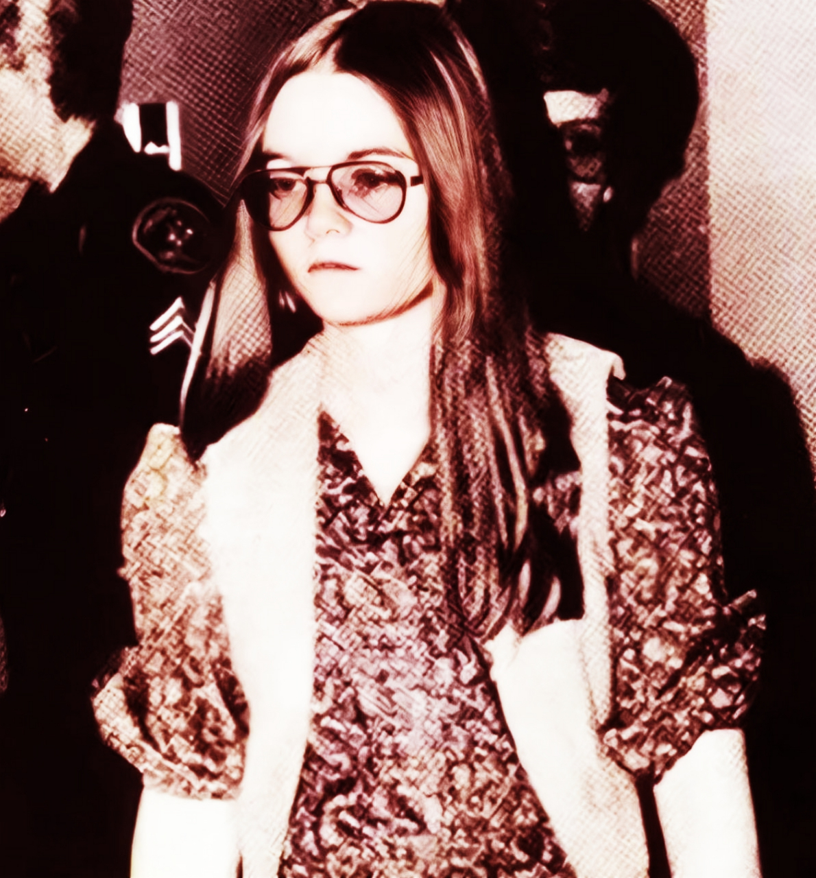 1979年,16岁的美国少女布伦达·斯宾塞被捕.照片中的女孩只有16岁