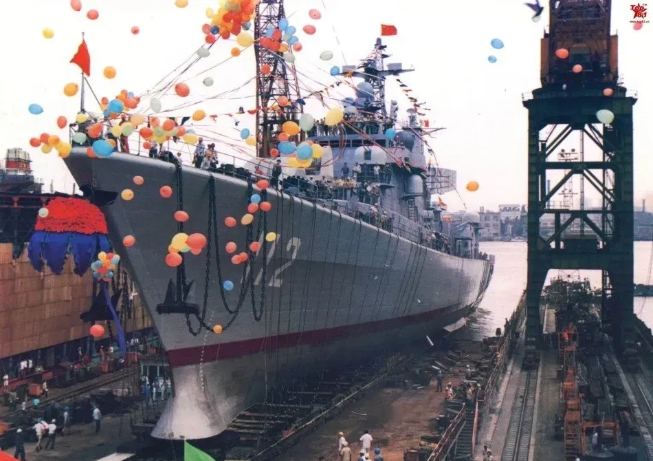 3艘与37艘!上世纪90年代中国造了3艘驱逐舰,最近十年造了37艘!