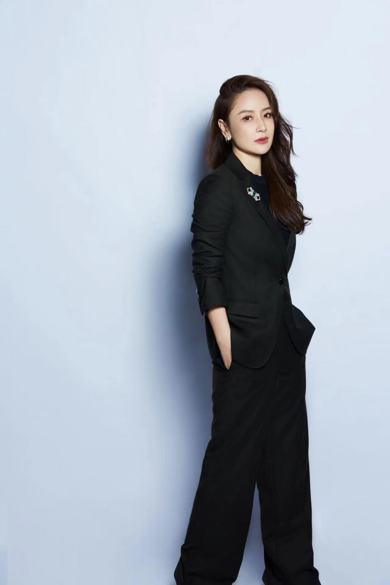 演员孙宁最新写真曝光,私底下也是正能量的优秀女孩
