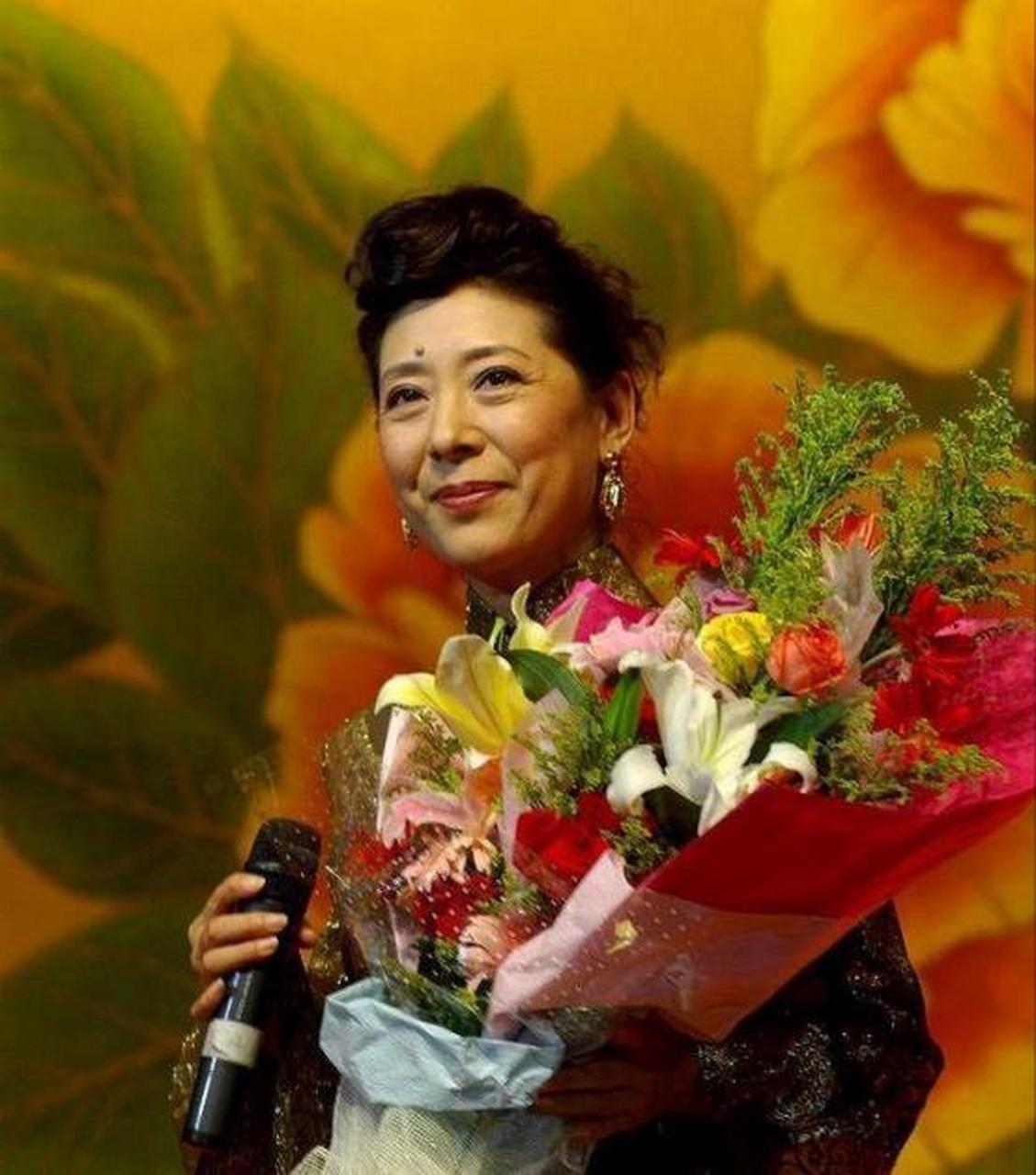 那天晚上,经历了丈夫无数次殴打后,著名歌唱家关牧村再也忍无可忍