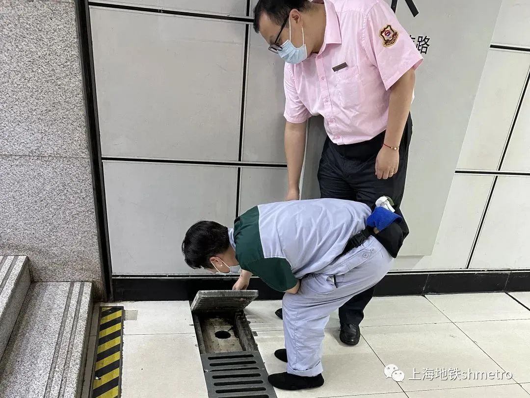 安全生产月:全力以赴绷紧弦 地铁站"汛"速行动