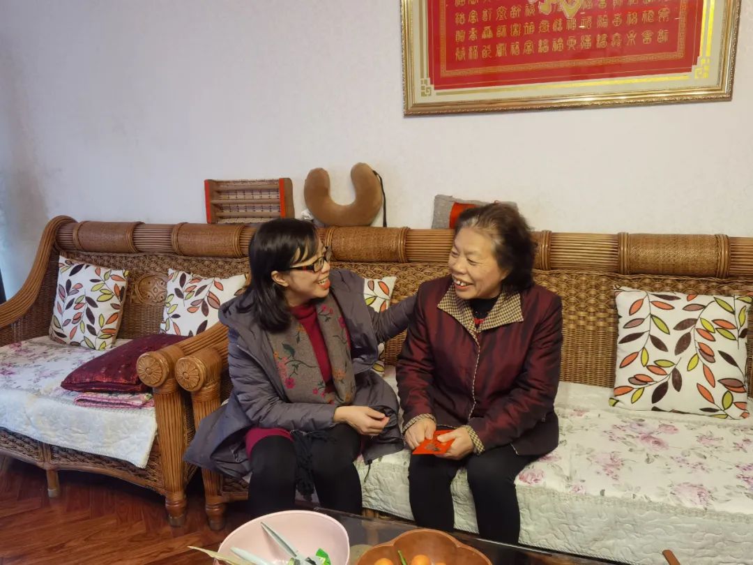 妇女事业薪火相传  新老姐妹共话发展——桂林市妇联党组书记陈薇薇