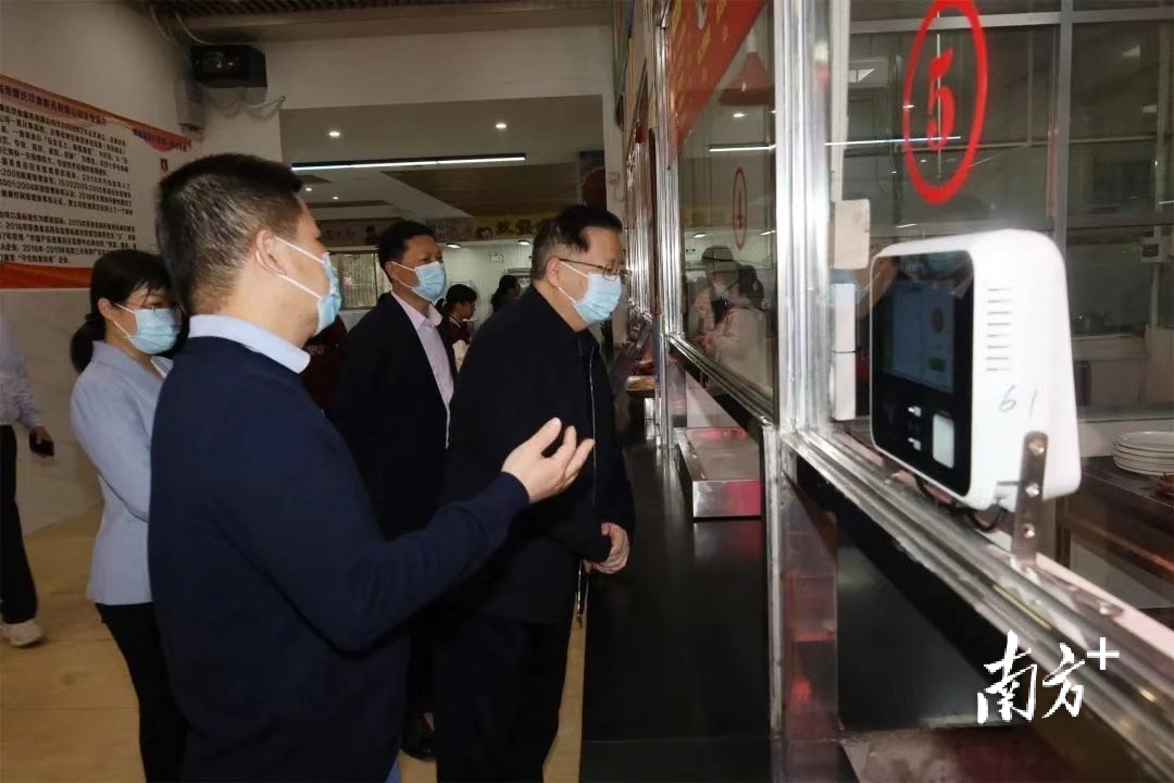 省教育厅二级巡视员朱俊文一行来阳职开展教育高质量发展专题调研