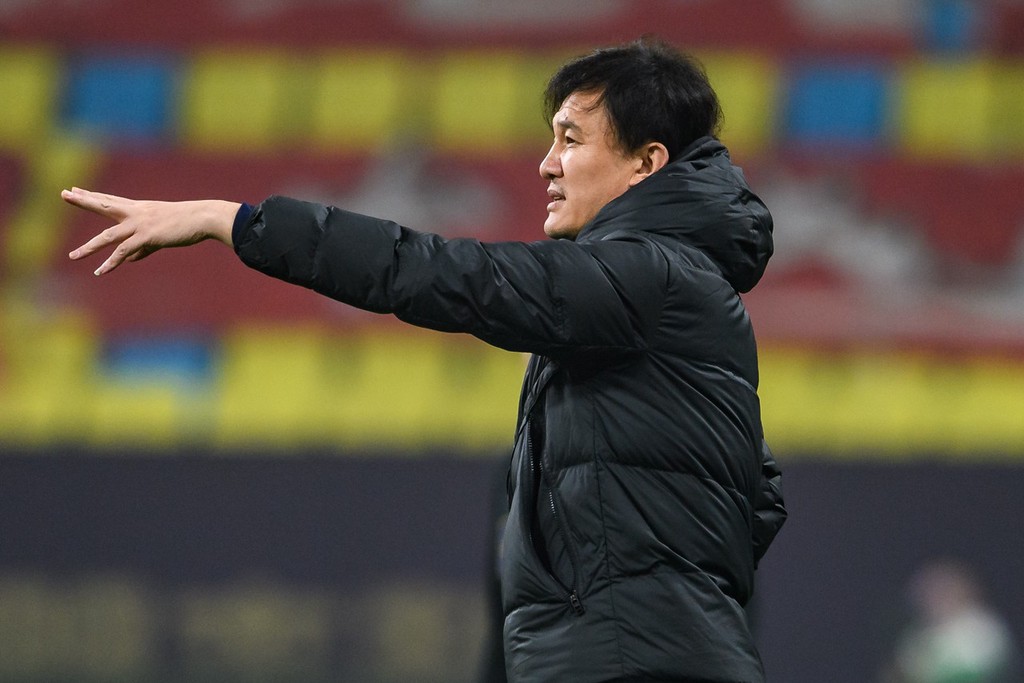 率队成就双冠伟业,郝伟成土帅第一人,赛后一席话大秀情商!