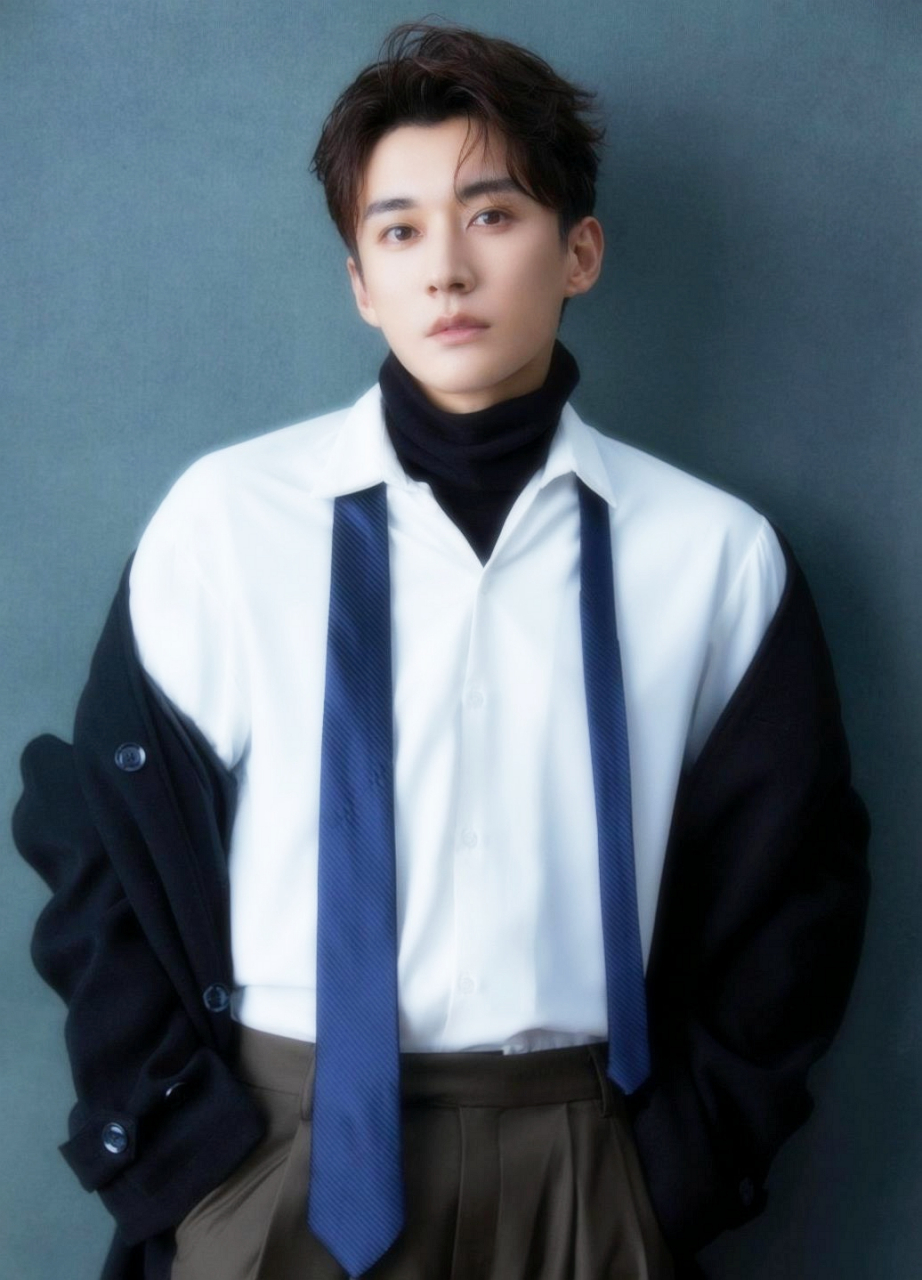 刘学义不笑的时候好帅,厚脸皮的帅!