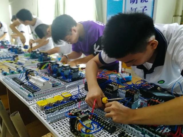 带你走进西安海棠技师学院机电设备安装与维修专业