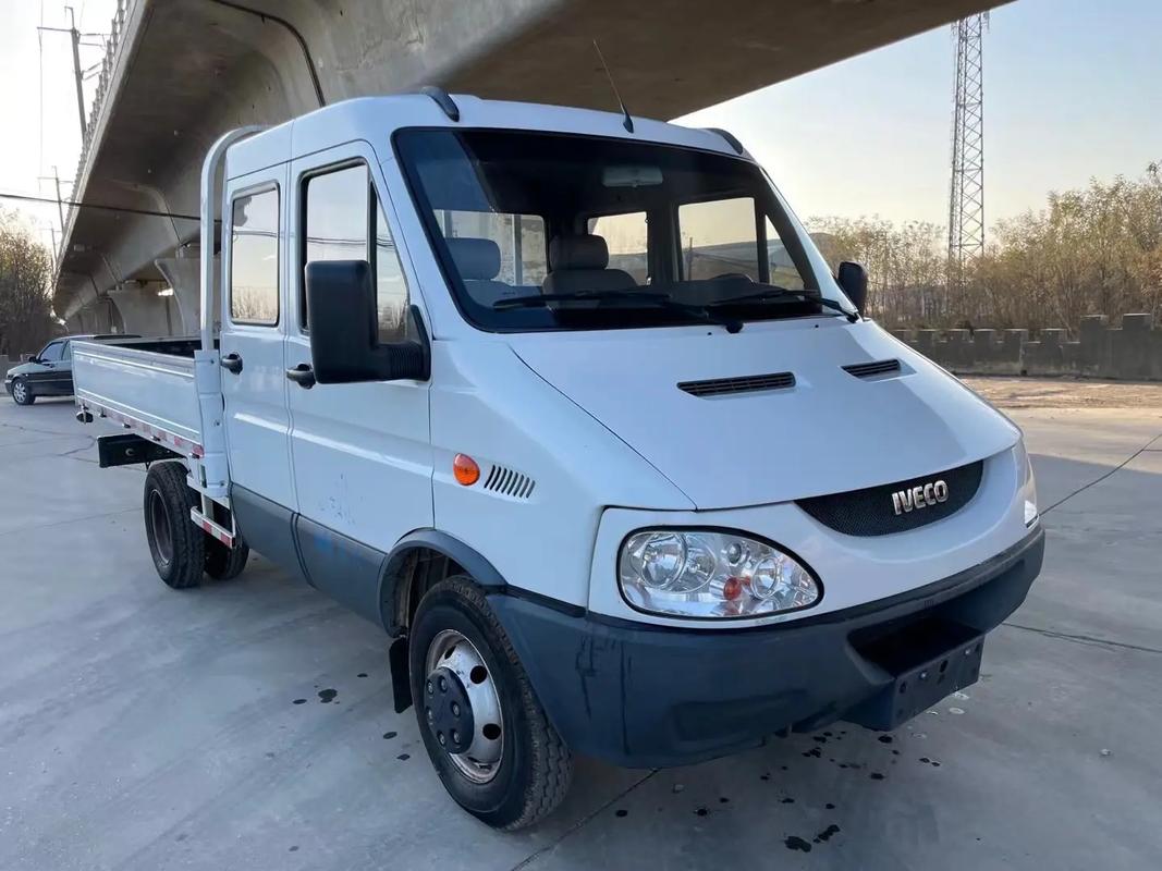 依维柯双排6万元新车