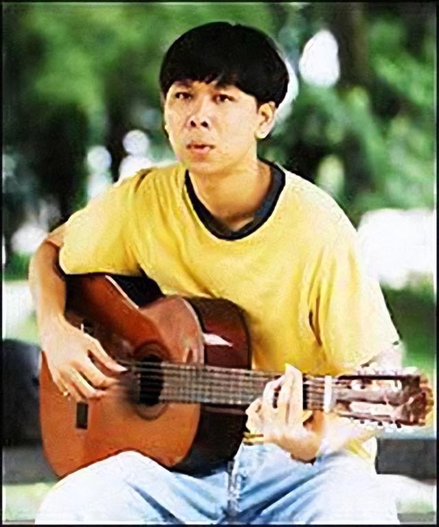 陈佳明:一半是音乐才子,一半是情感渣男