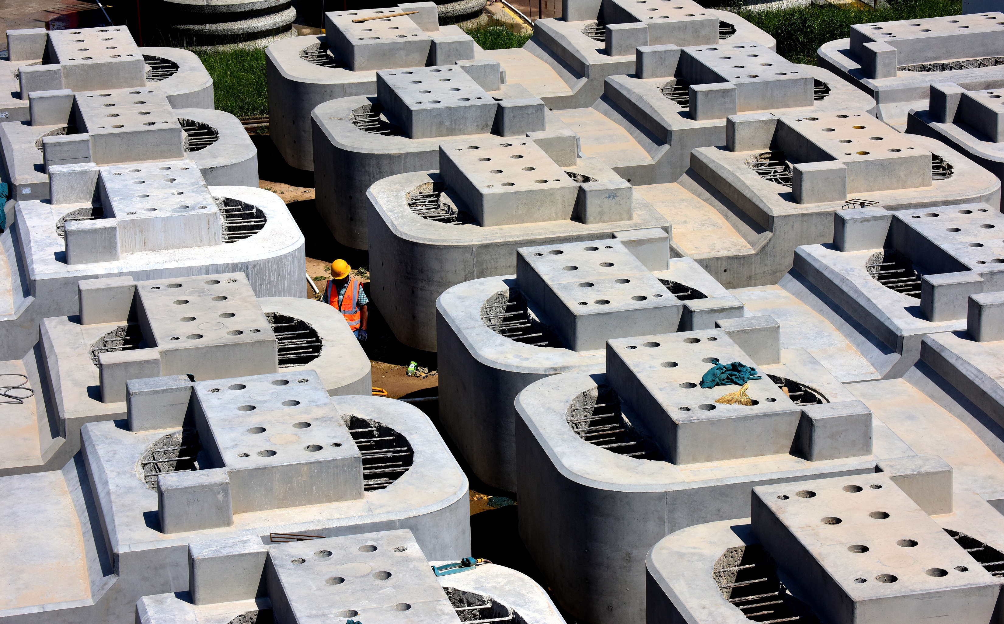 探访装配式高铁施工:12小时预制1根桥墩